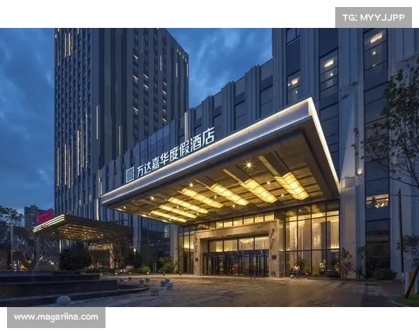 哈尔滨创新足球+文旅模式 夜间灯光球场点亮城市活力